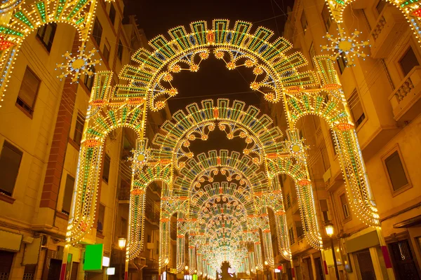 Hermosas luces nocturnas en Fallas Fest de Valencia en la calle Sueca — Foto de Stock