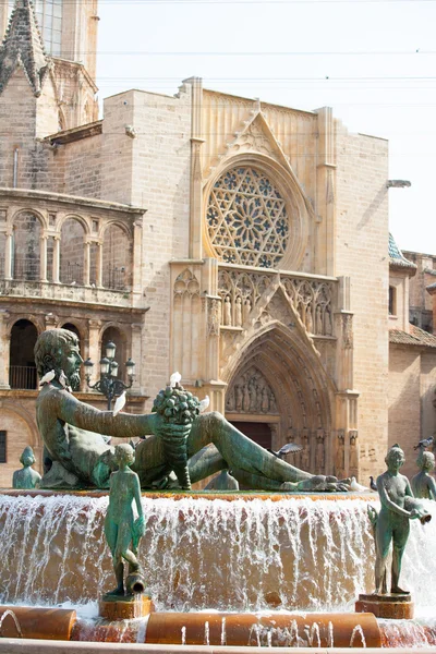 Валенсія plaza de la Вірхен квадратних з neptuno фонтан — стокове фото