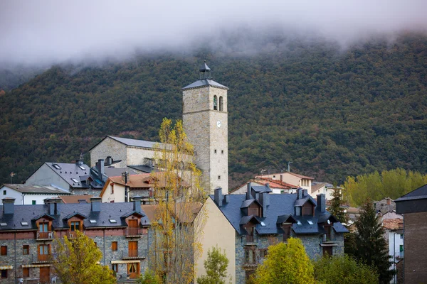 Pueblo de Biescas en Huesca Pirineos Aragoneses de España — Foto de Stock