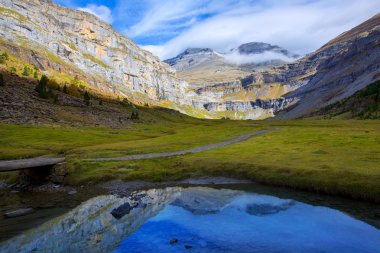 Monte Perdido and Soum Raymond at Soaso circus in Ordesa Valley clipart