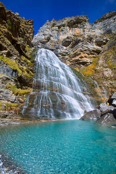 Cascada Cola de Caballo no Vale da Ordesa Pirinéus Espanha — Fotografia de Stock