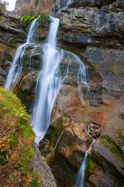 Cascada de la Cueva waterfall Ordesa valley Pyrenees Spain — Stock Photo, Image