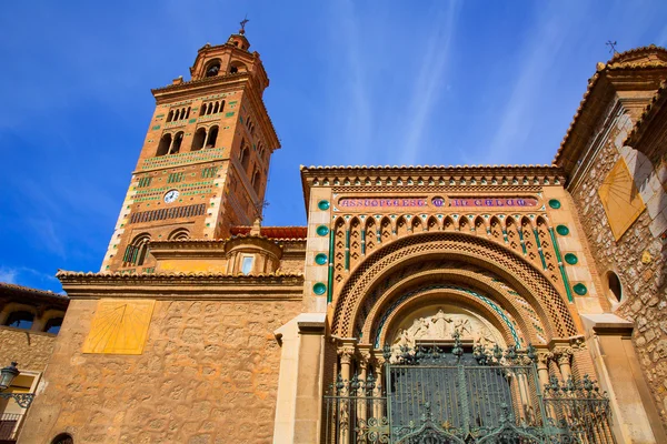 Teruel mudejar katedralen santa maria - Stock-foto