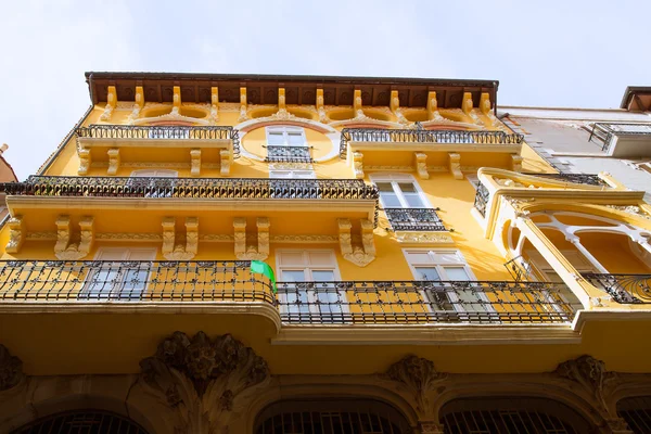 Aragon teruel modernistische gebouwen in calle nueva — Stockfoto