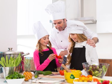 master Chef ve genç öğrencisi Aşçılık Okulu, kız çocuk