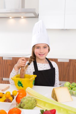 tezgah tür sarışın junior chef
