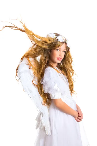 Angel niña en blanco con flores corona y alas de plumas —  Fotos de Stock