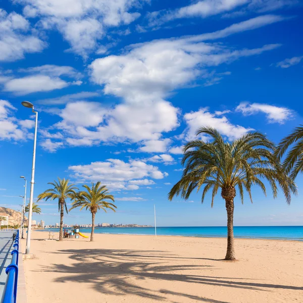 Plaży postiguet w Alicante w morze w Hiszpanii — Zdjęcie stockowe