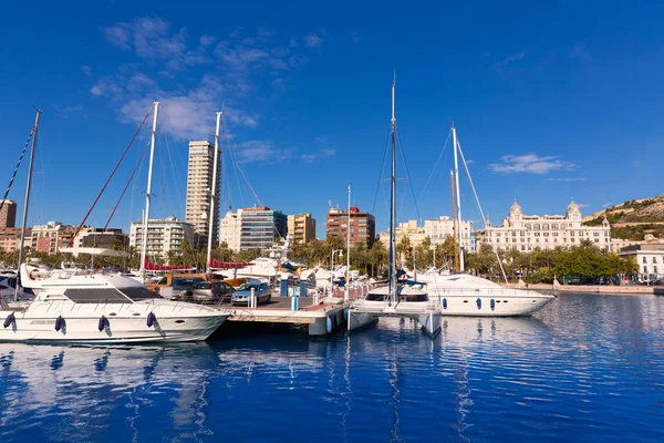 Alicante marina přístavu lodě ve středomořské Španělsko — Stock fotografie