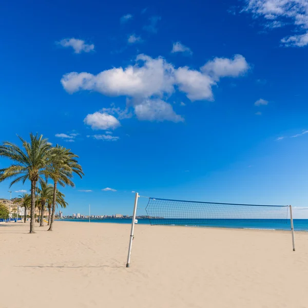 Пляж Alicante Postiguet на средиземноморском побережье Испании — стоковое фото