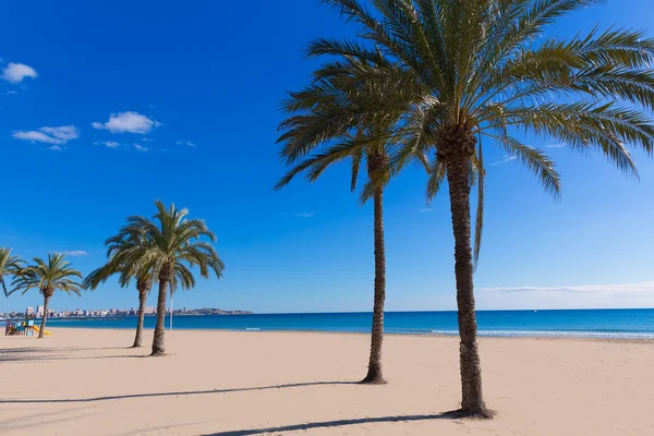 Plaży postiguet w Alicante w Hiszpanii Morza Śródziemnego — Zdjęcie stockowe