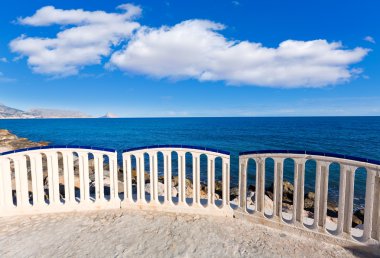 Altea beach balconade tipik beyaz Akdeniz Köyü alican