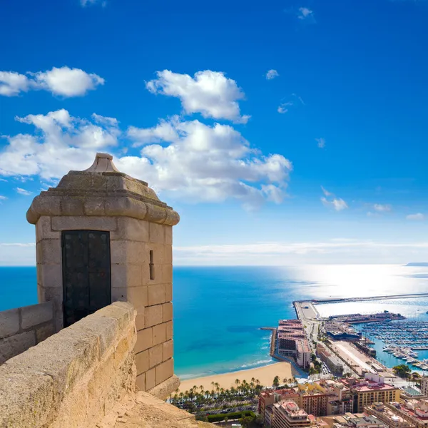 Alicante postiguet strand blick von der santa barbara burg — Stockfoto