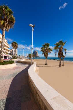 Calpe yakınındaki penon ifach alicante playa arenal bol plaj