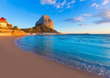 Calpe alicante İspanya plaj cantal roig gün batımında