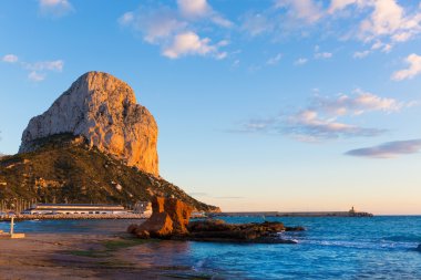 Calpe alicante İspanya plaj cantal roig gün batımında