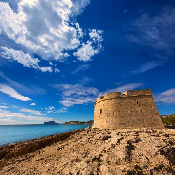 Castelo Moraira na praia de teulada no Mediterrâneo Alicante — Fotografia de Stock