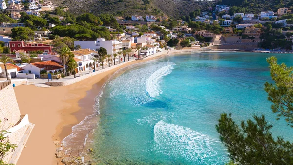 地中海のアリカンテで moraira プラヤ エル ポルテ ビーチ — ストック写真