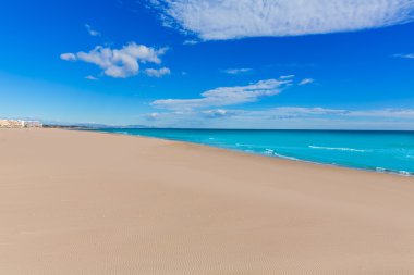 güneşli günde Sagunto beach İspanya-Valencia'da