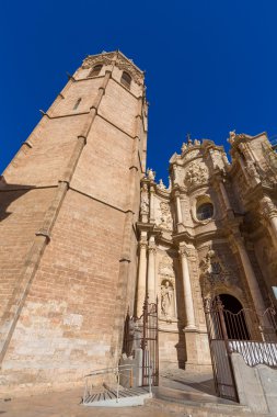 Valencia Katedrali ve plaza de la Reina miguelete