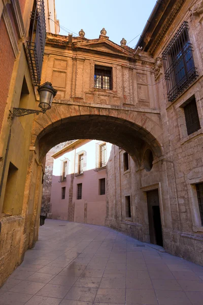 Valencia domkyrka arch barchilla gatan i Spanien — Stockfoto