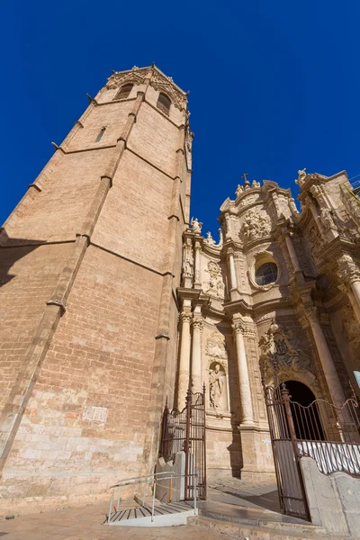 Valencia cathedral and Miguelete in plaza de la Reina — Stock Photo, Image