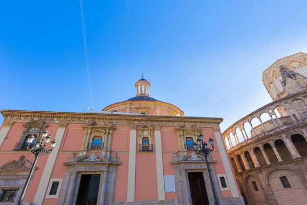 Valencia bazilika desamparados kostel v plaza de la virgen spai — Stock fotografie