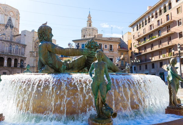 Valencia neptuno fontána v plaza de la virgen náměstí Španělsko — Stock fotografie