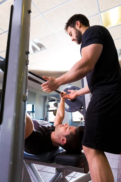 Bench press halter adam kişisel antrenör ile