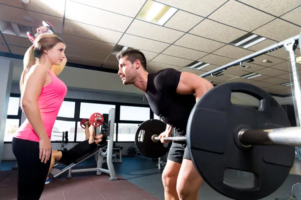 Gym Gewichtheffen paar training barbell halter — Stockfoto