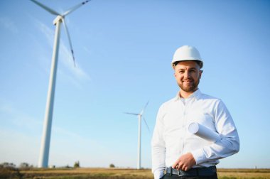 Yel değirmeni mühendisi denetimi ve ilerlemesi Rüzgar türbinini kontrol et