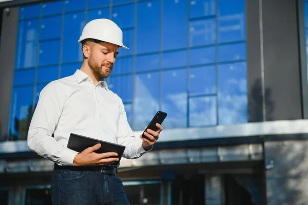 Retrato Ingeniero Guapo Trabajo — Foto de Stock