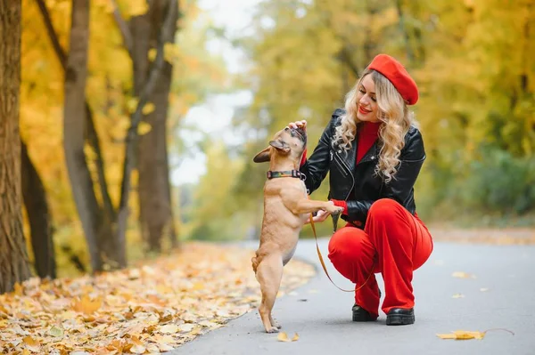 Stylish Young Girl Long Light Hair Sunny Glasses Goes Walk — Stock Photo, Image