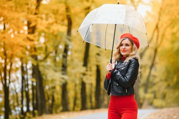 Girl Walks Autumn Park Umbrella — Stock Photo, Image