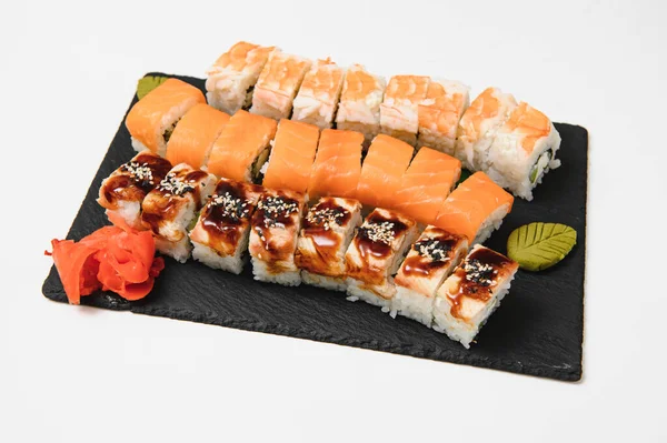 Roll Sushi Białym Tle — Zdjęcie stockowe