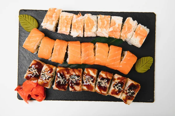 Sushi Rolka Izolovaných Bílém — Stock fotografie