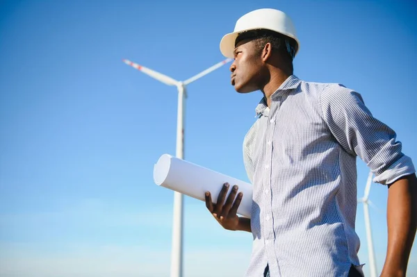Power Engineer Werkt Met Windturbines — Stockfoto