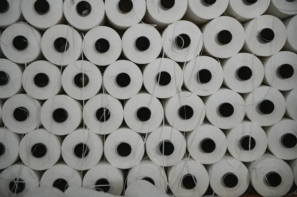 Bobinas Fio Polipropileno Plano Branco Para Produção Sacos Industriais Máquina — Fotografia de Stock