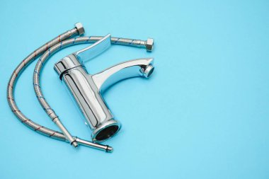 Banyo lavaboları için yeni krom veya çelik karıştırıcı musluğu