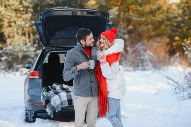 Kar çifti aşk hikayesi.