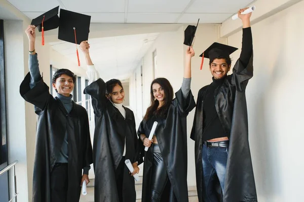 Educación Graduación Concepto Personas Grupo Estudiantes Internacionales Felices Grupo Graduados —  Fotos de Stock