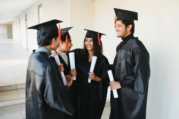 Concept Éducation Graduation Personnes Groupe Étudiants Internationaux Heureux — Photo