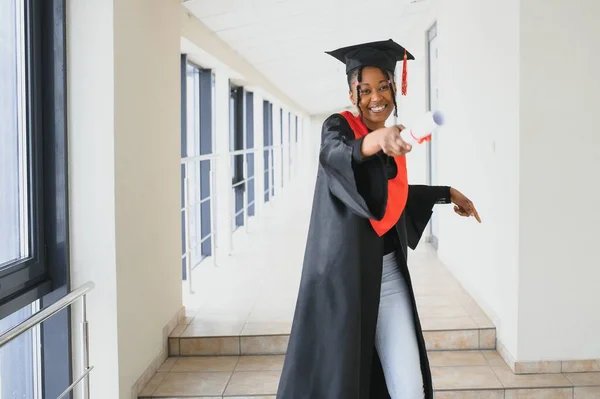 Krásné Mladé Afro Hospodářství Americké Postgraduální Diplom — Stock fotografie