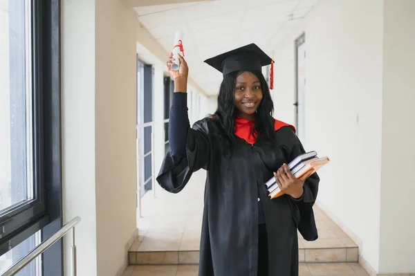 Beautiful African Female Student Graduation Certificate — Stock Photo, Image