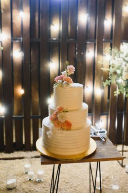 Çiçek ve succulents zarif düğün pastası