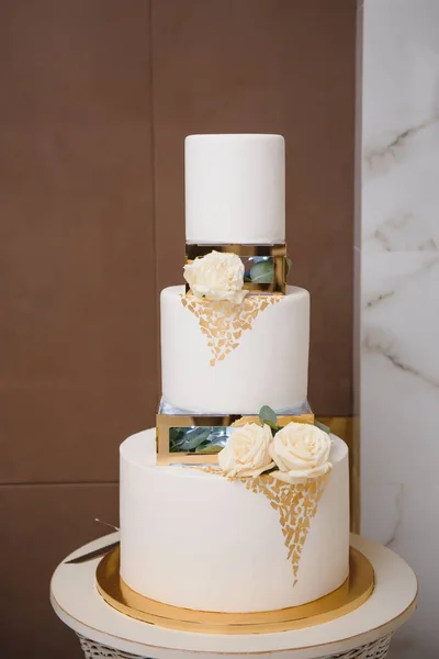 Elegante Pastel Boda Con Flores Suculentas — Foto de Stock