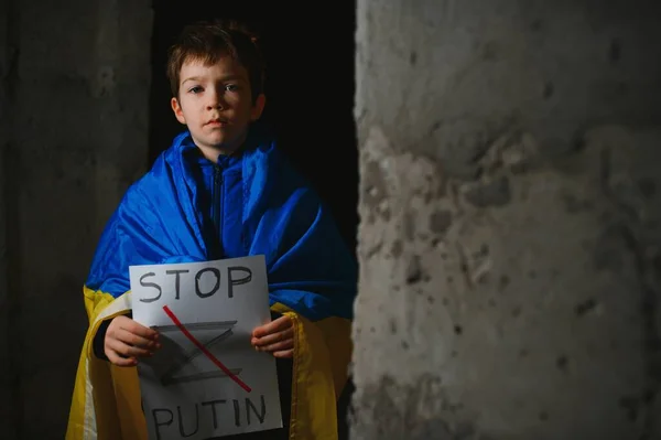 Guerra Rusia Contra Ucrania Niño Lleva Una Inscripción Contra Guerra —  Fotos de Stock