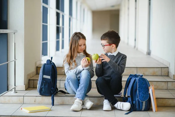 Onderwijs Macht Bij Het Kiezen Van Voedsel Voor Gezondheid Gelukkige — Stockfoto