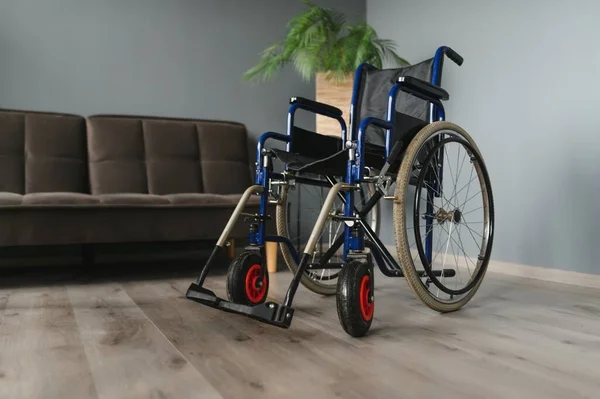 Modern Empty Wheelchair Stand Room — Stock Photo, Image