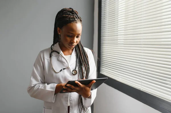 Portrait Woman Medical Doctor Hospital — Stock Photo, Image